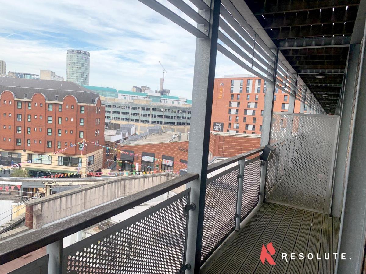 Apartment Stylish Arcadian Centre - One Bedroom - Large Balcony - Bullring Shopping Birmingham